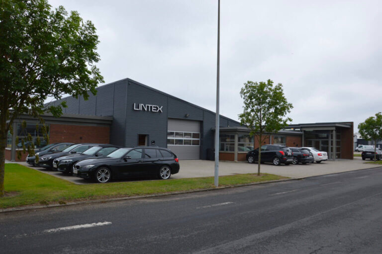 focus-on-a-diverse-woman-hands-pointing-on-charts-GCM28M7-1024x683.jpg_4