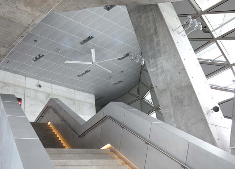 UVC-disinfection-Northern-Light-HVLS-fan-with-uv-disinfection